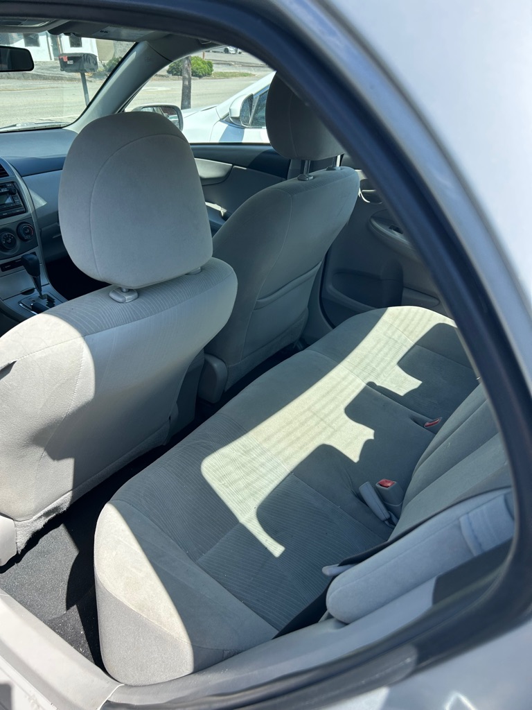 Photo 13 of this TOYOTA COROLLA