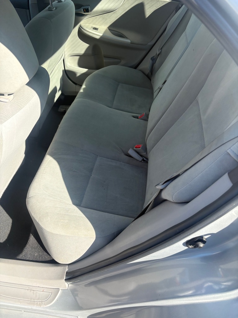 Photo 7 of this TOYOTA COROLLA