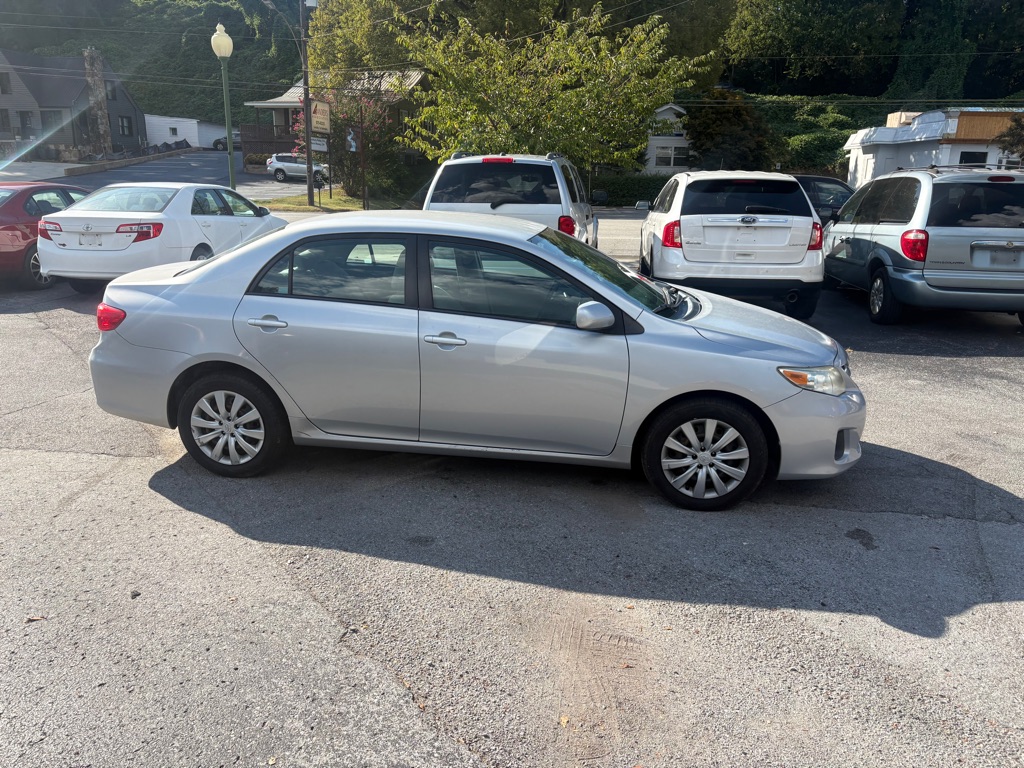 Photo 3 of this TOYOTA COROLLA