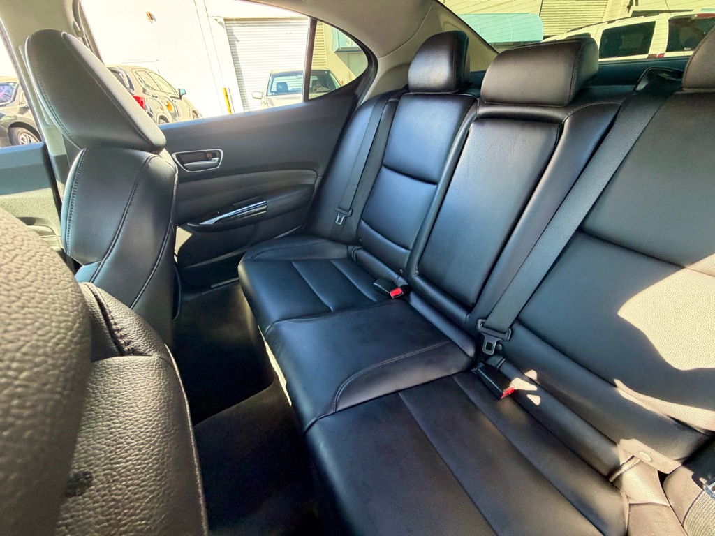Photo 22 of this ACURA TLX