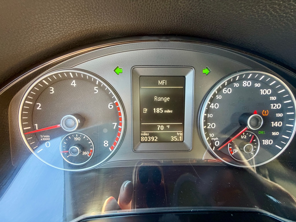 Photo 24 of this VOLKSWAGEN EOS