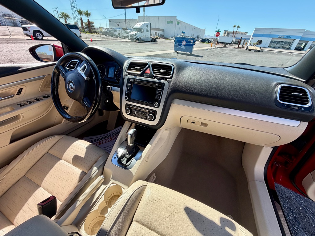 Photo 22 of this VOLKSWAGEN EOS