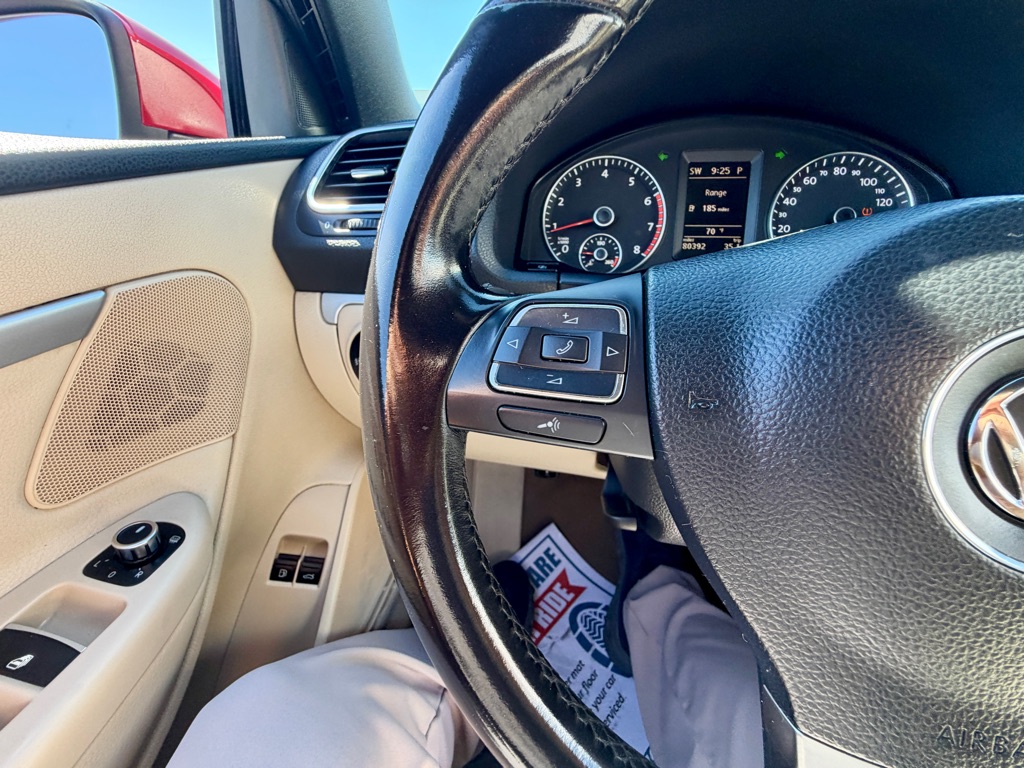 Photo 26 of this VOLKSWAGEN EOS
