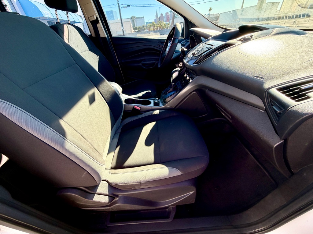 Photo 23 of this FORD ESCAPE