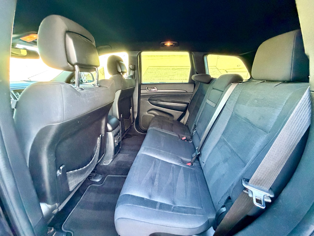 Photo 24 of this JEEP GRAND CHEROKEE