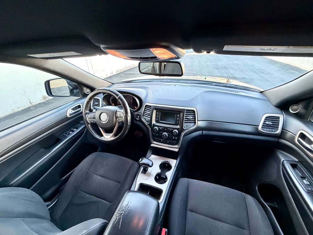 Photo 40 of this JEEP GRAND CHEROKEE
