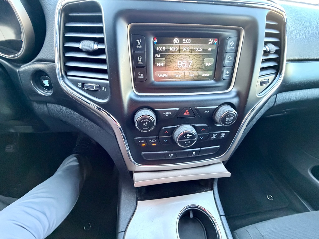 Photo 35 of this JEEP GRAND CHEROKEE