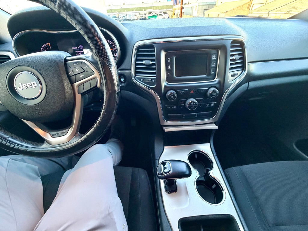 Photo 37 of this JEEP GRAND CHEROKEE