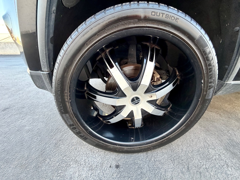 Photo 22 of this JEEP GRAND CHEROKEE