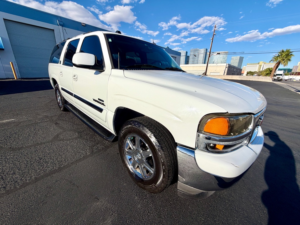 2005 GMC Yukon 2WD 1/2 Ton SLE's photo