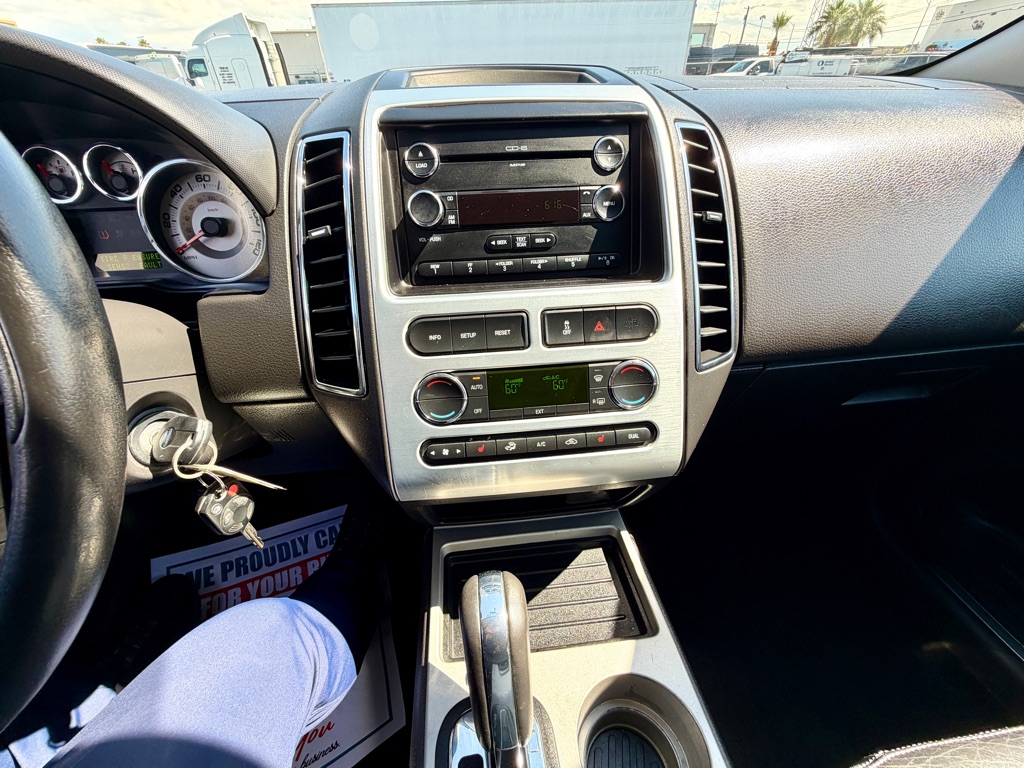 Photo 34 of this FORD EDGE