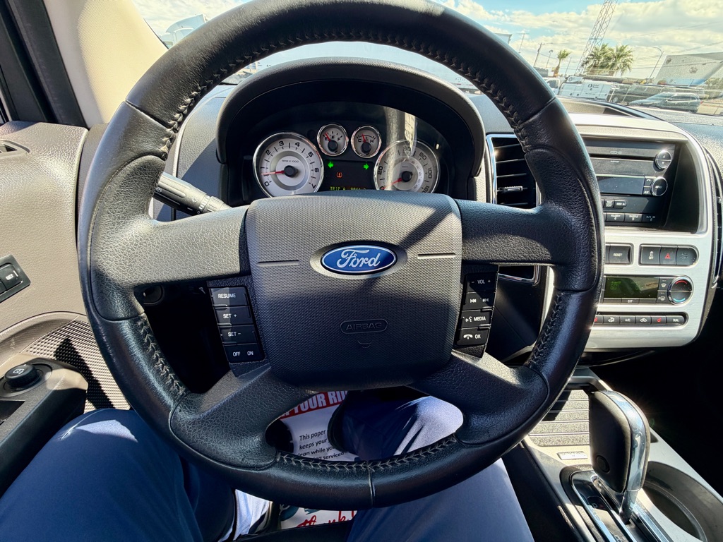 Photo 41 of this FORD EDGE