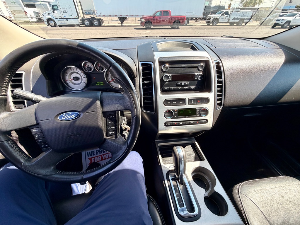 Photo 33 of this FORD EDGE