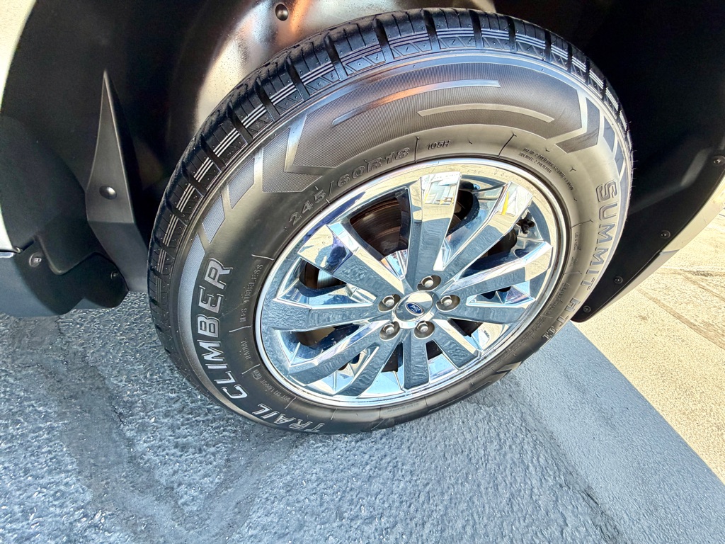 Photo 27 of this FORD EDGE
