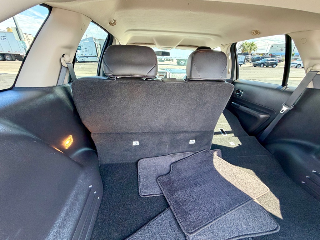 Photo 24 of this FORD EDGE