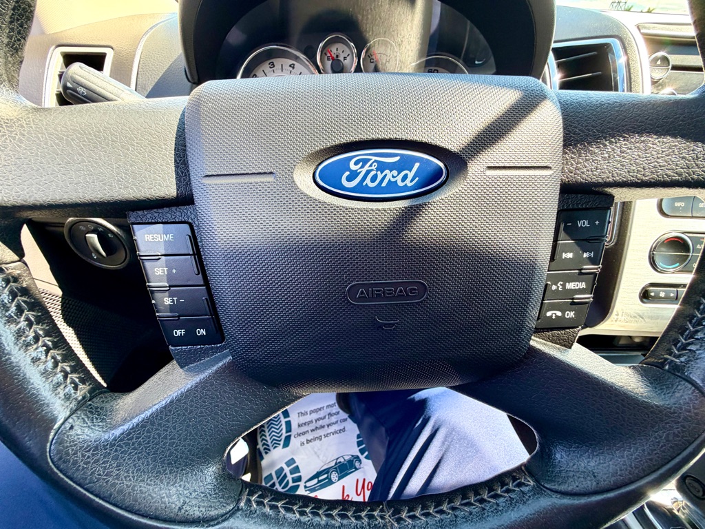 Photo 35 of this FORD EDGE