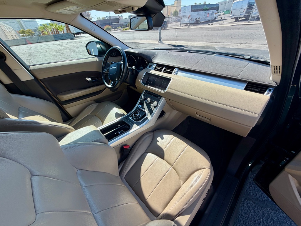 Photo 31 of this LAND ROVER RANGE ROVER EVO