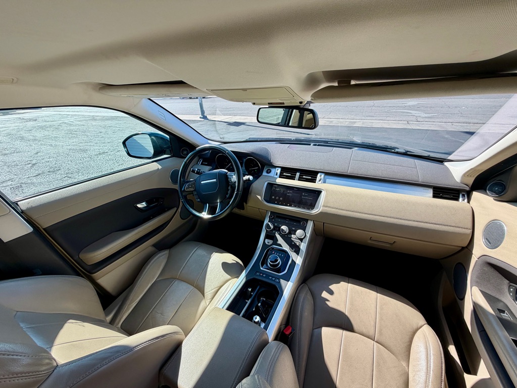 Photo 26 of this LAND ROVER RANGE ROVER EVO