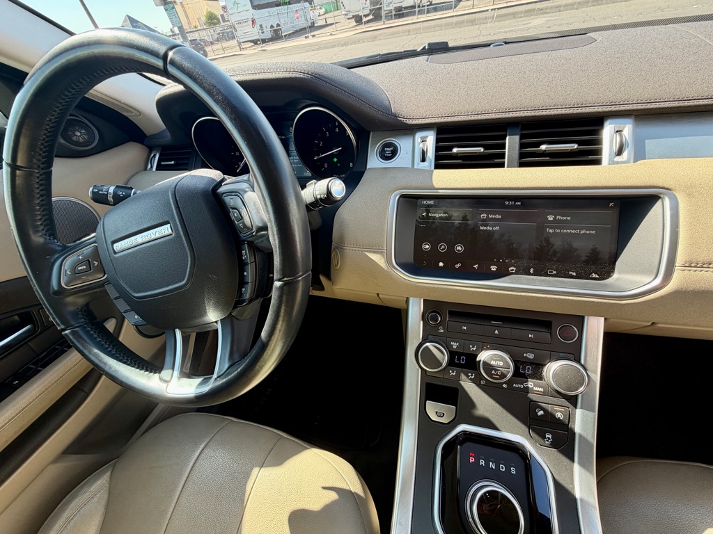 Photo 32 of this LAND ROVER RANGE ROVER EVO