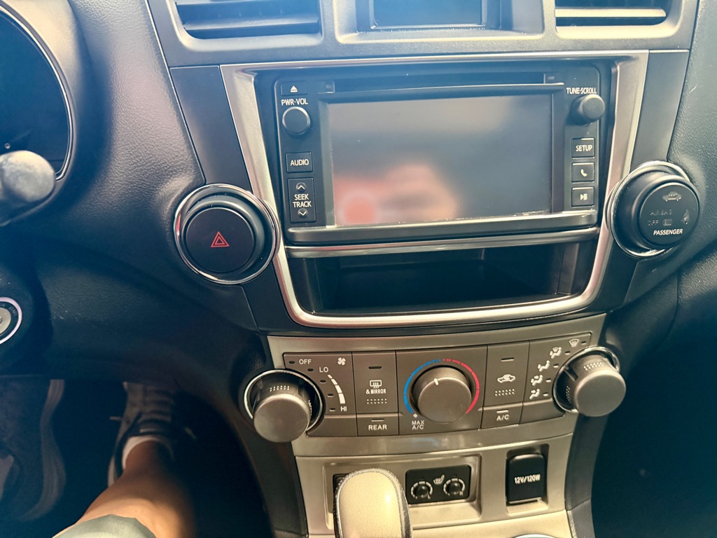 Photo 38 of this TOYOTA HIGHLANDER