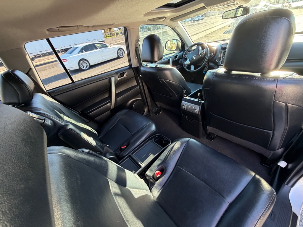 Photo 24 of this TOYOTA HIGHLANDER