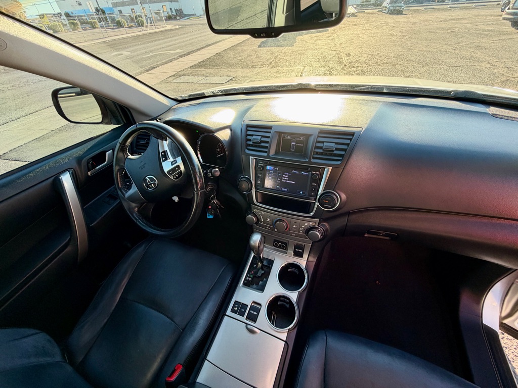 Photo 32 of this TOYOTA HIGHLANDER