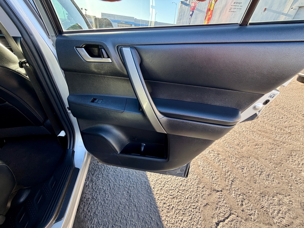 Photo 23 of this TOYOTA HIGHLANDER
