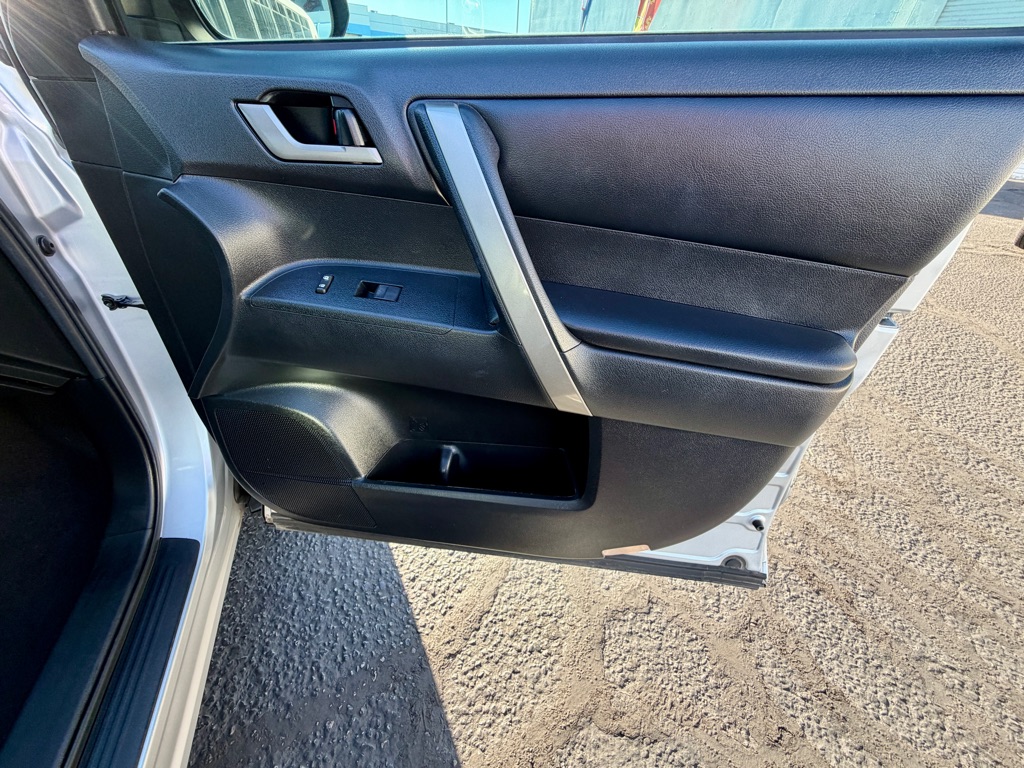 Photo 29 of this TOYOTA HIGHLANDER