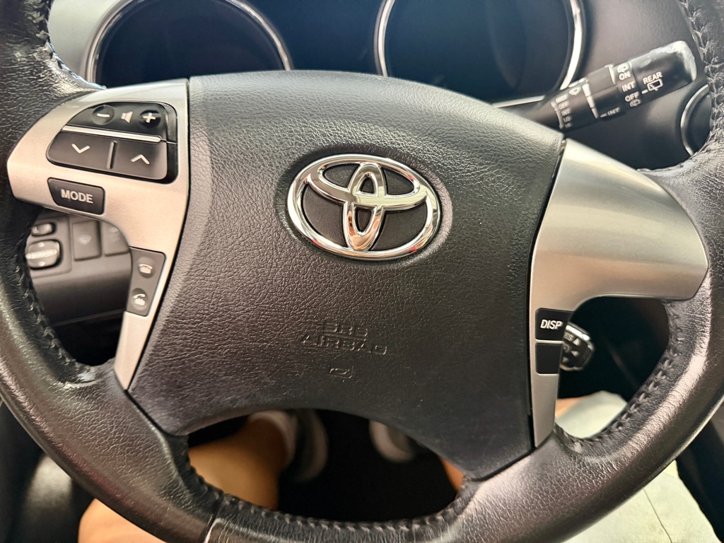 Photo 37 of this TOYOTA HIGHLANDER