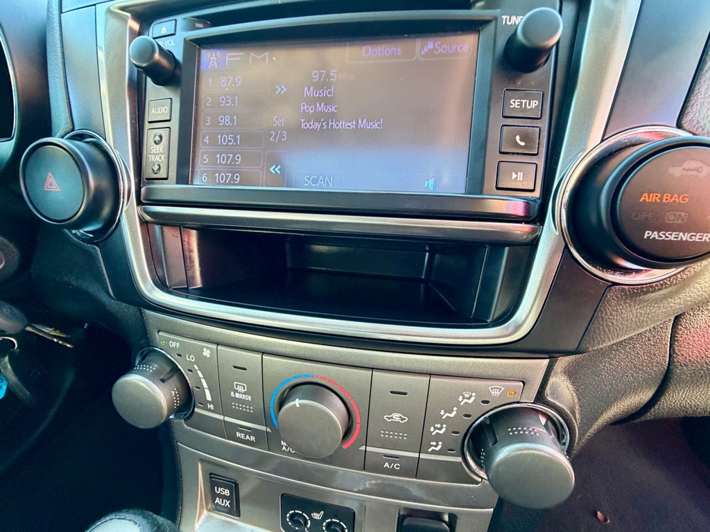 Photo 31 of this TOYOTA HIGHLANDER
