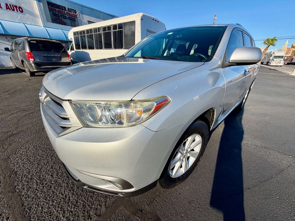 2013 TOYOTA HIGHLANDER SE