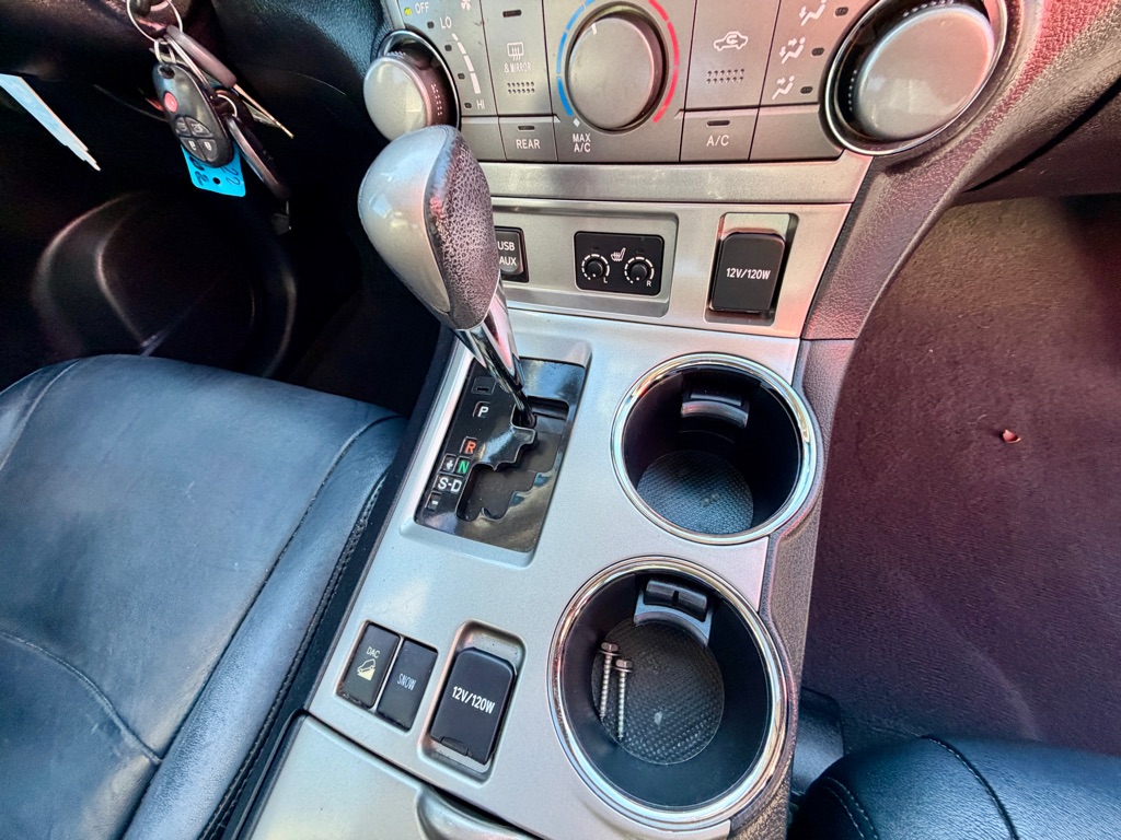 Photo 34 of this TOYOTA HIGHLANDER