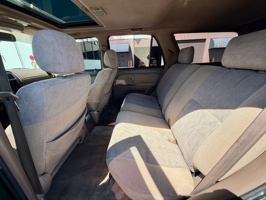 Photo 36 of this TOYOTA 4RUNNER