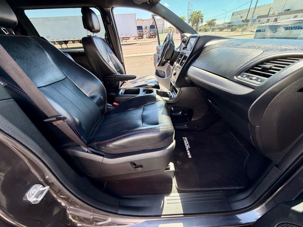 Photo 29 of this DODGE GRAND CARAVAN