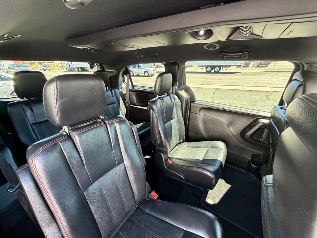 Photo 21 of this DODGE GRAND CARAVAN