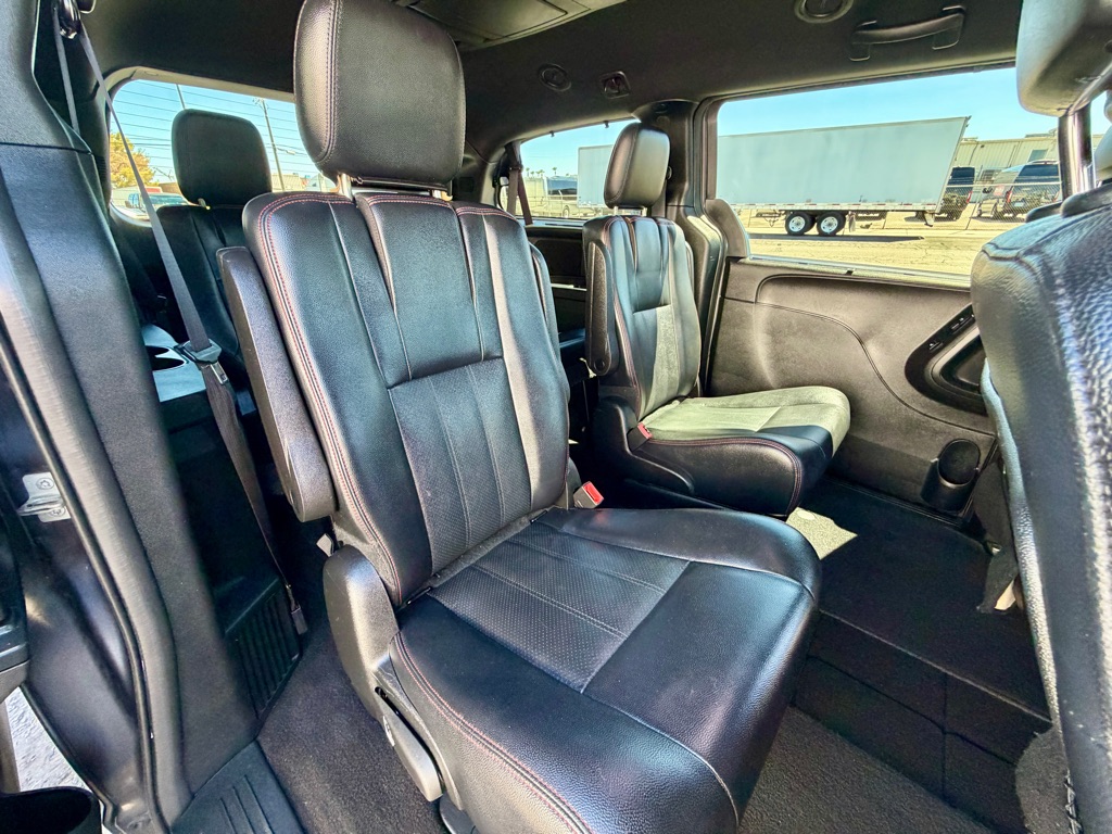 Photo 23 of this DODGE GRAND CARAVAN