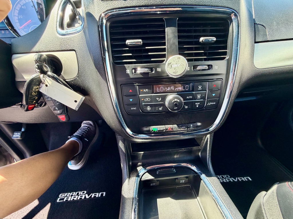 Photo 41 of this DODGE GRAND CARAVAN