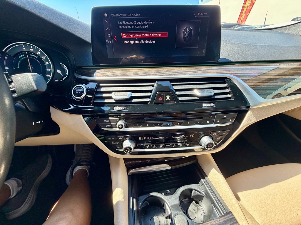 Photo 26 of this BMW 5 SERIES