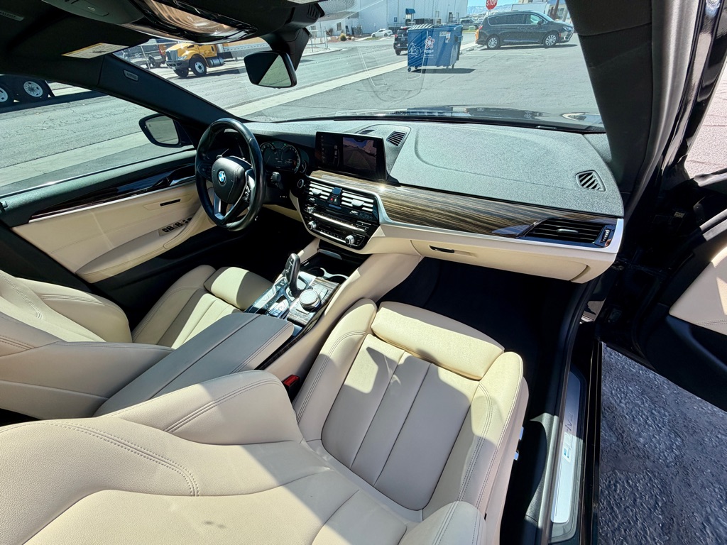 Photo 43 of this BMW 5 SERIES