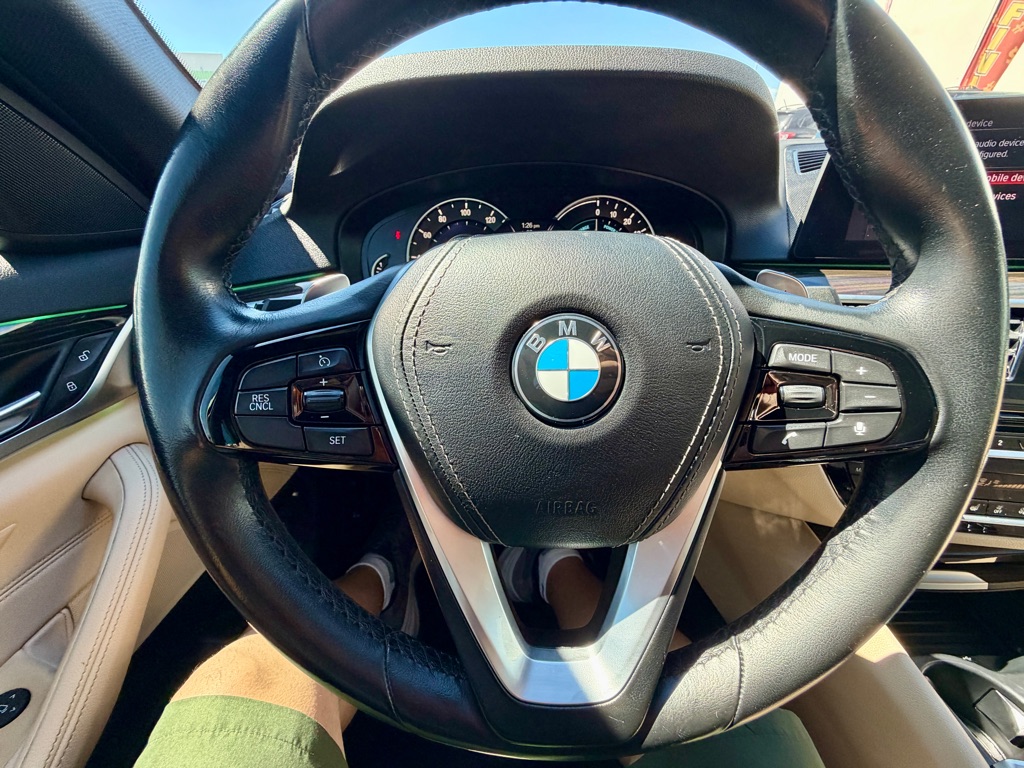 Photo 25 of this BMW 5 SERIES