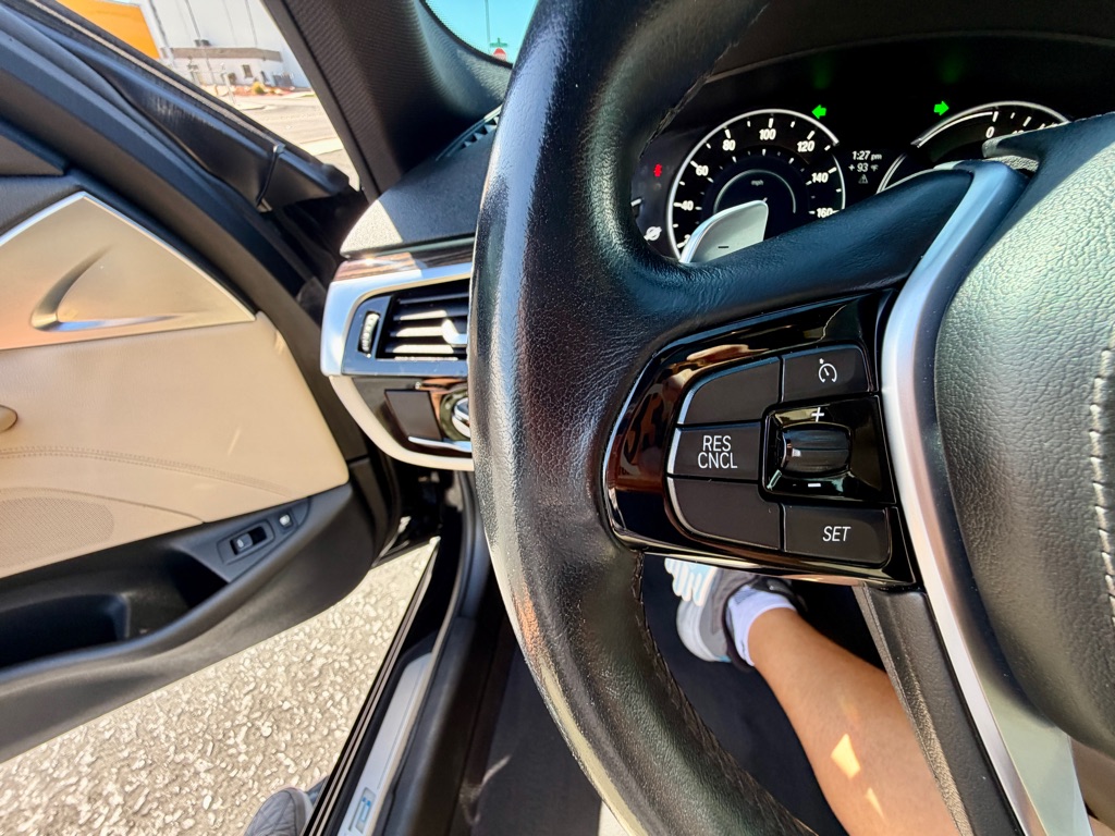 Photo 27 of this BMW 5 SERIES