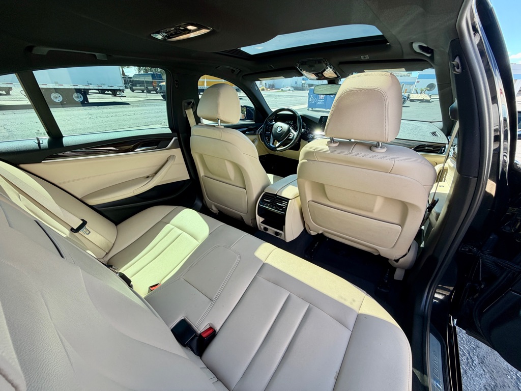 Photo 39 of this BMW 5 SERIES