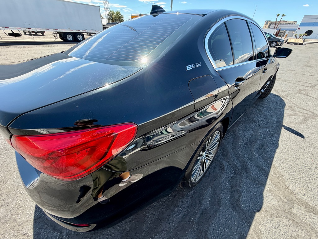 Photo 37 of this BMW 5 SERIES