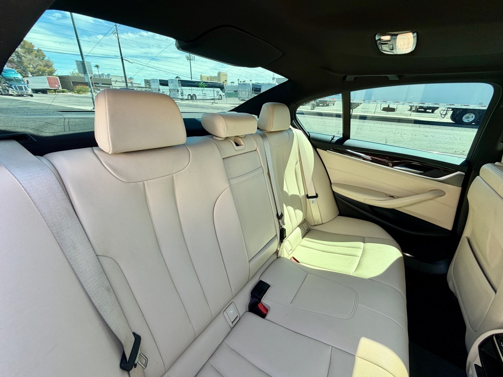 Photo 41 of this BMW 5 SERIES