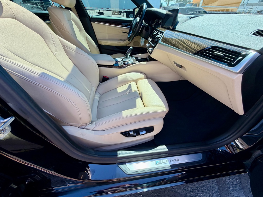 Photo 44 of this BMW 5 SERIES