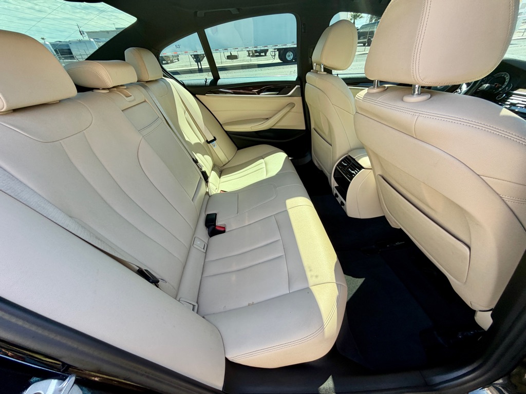 Photo 40 of this BMW 5 SERIES