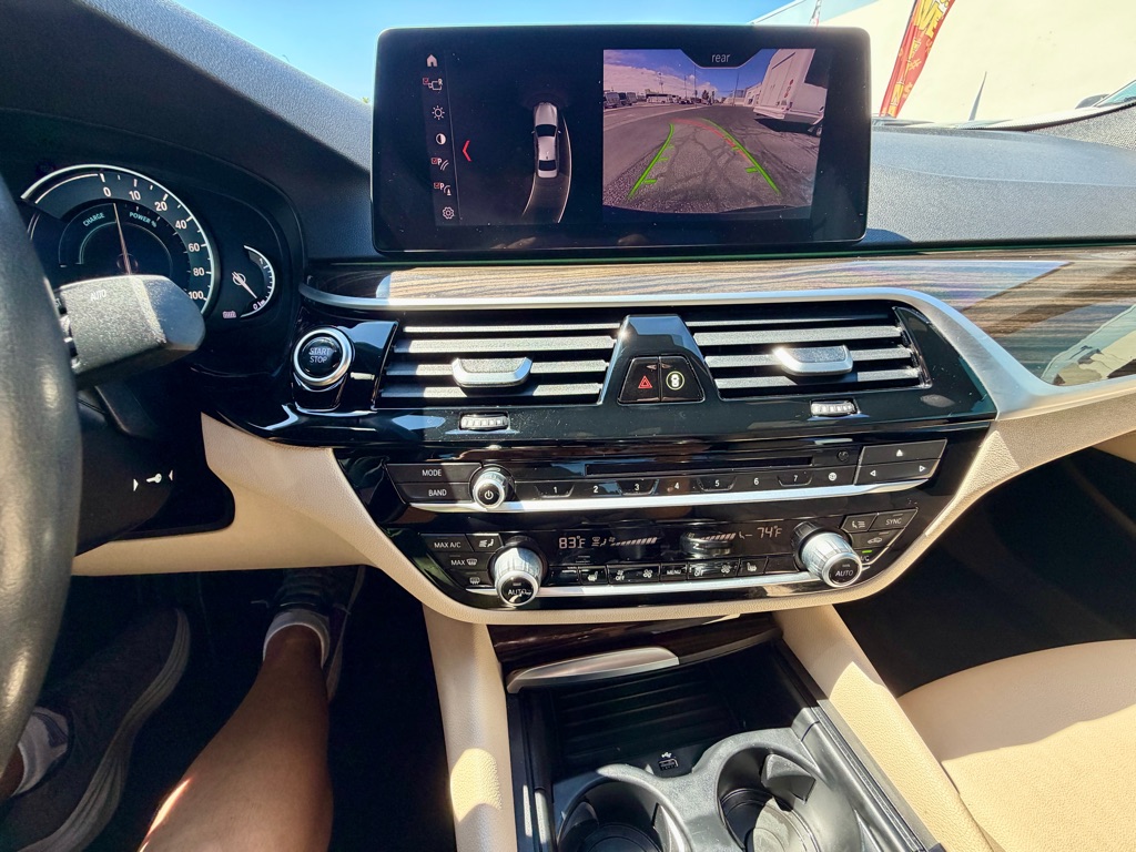 Photo 31 of this BMW 5 SERIES