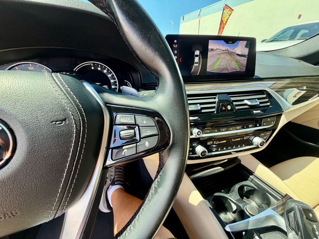 Photo 32 of this BMW 5 SERIES