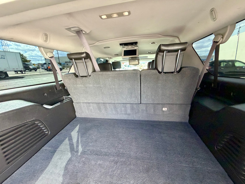 Photo 24 of this CHEVROLET SUBURBAN