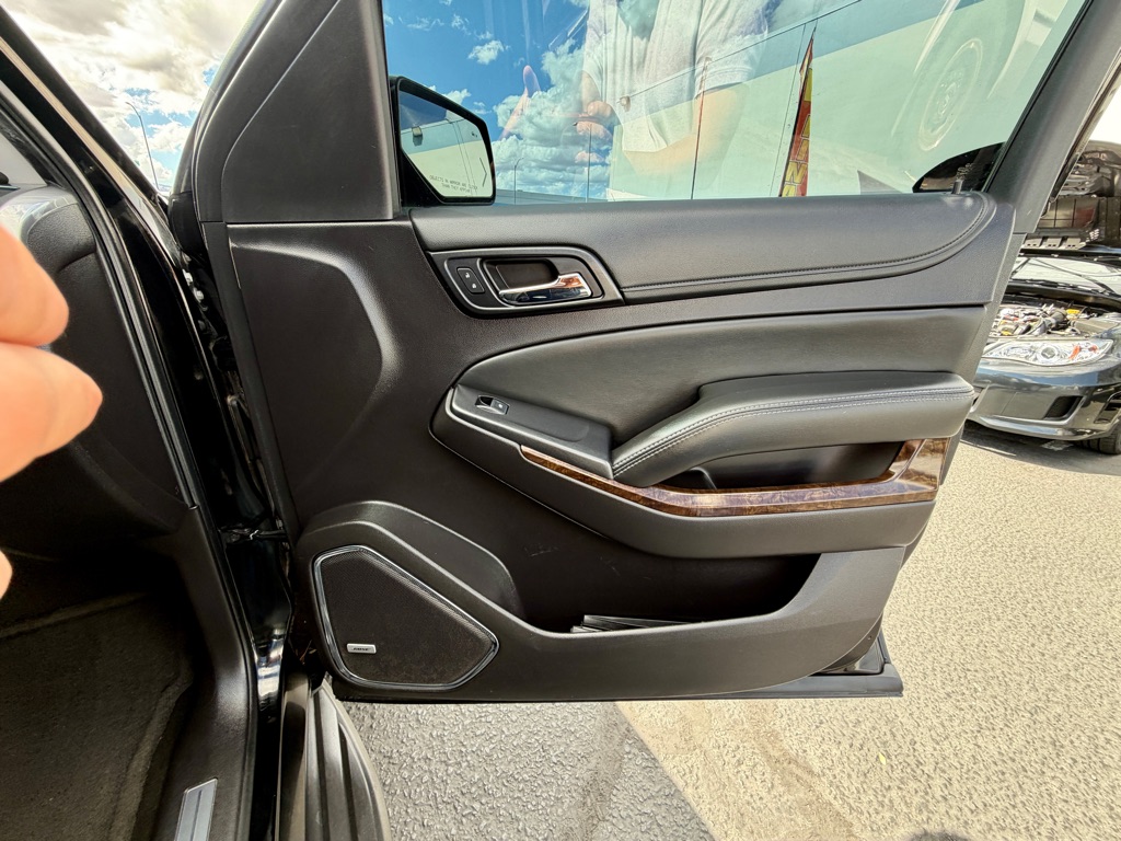 Photo 33 of this CHEVROLET SUBURBAN
